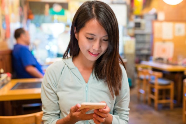 微信小号绑定手机号后如何找回大号账号？